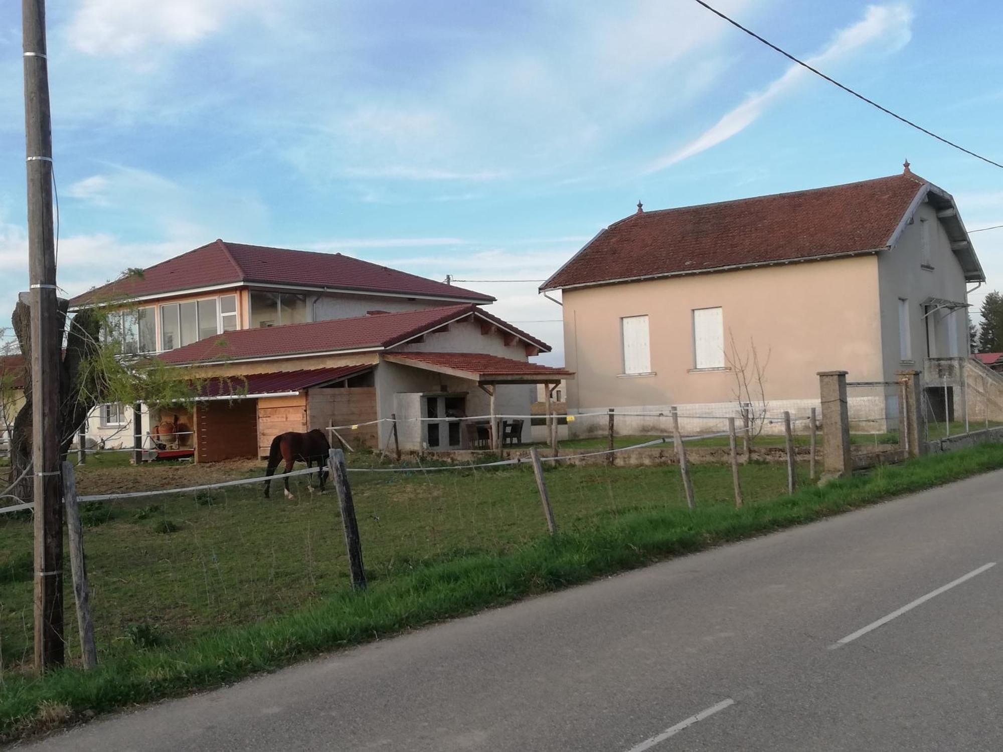 Maison De 100m2 Au Coeur D'une Equestre Les Sabots De Nina * Marcollin